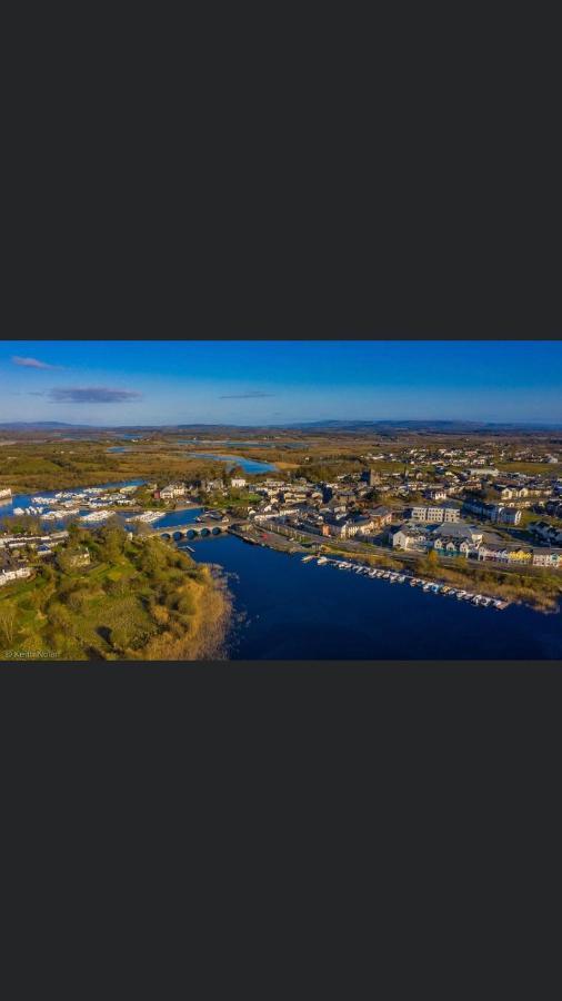 Вилла Parisian Style Townhouse Carrick-on-Shannon Экстерьер фото
